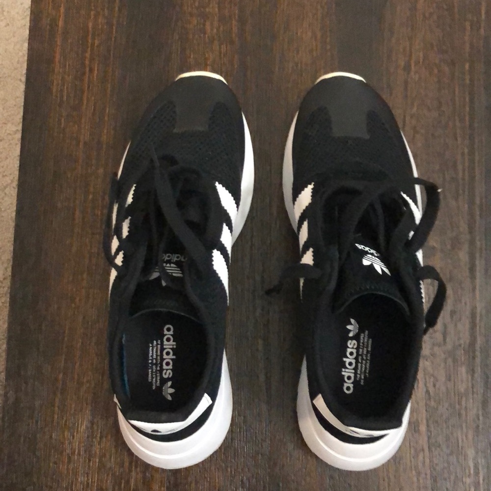 Women’s Adidas I-5923